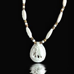 Vintage Hobe’ carved bovine natural tiger eye beads elephant pendant necklace